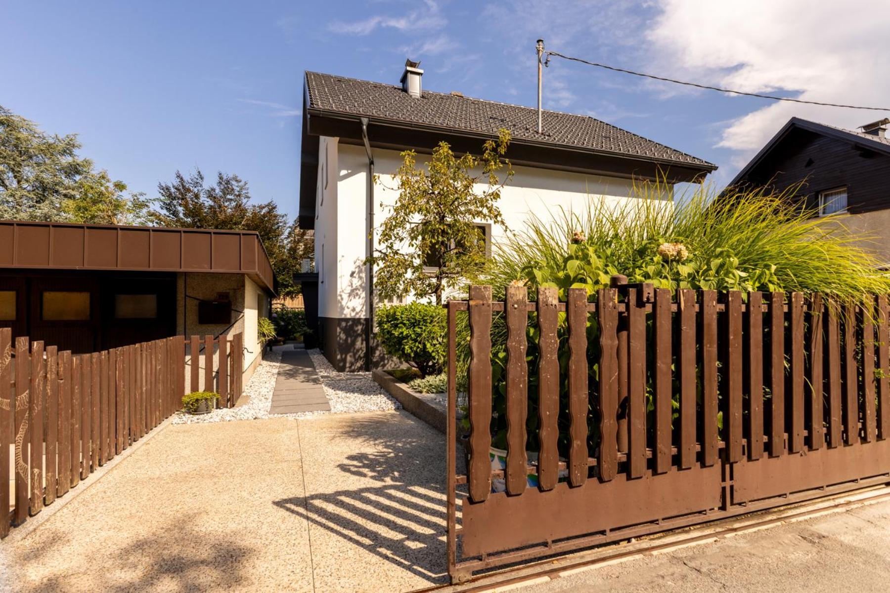 Apartmaji Klavdija Ljubljana Exteriör bild