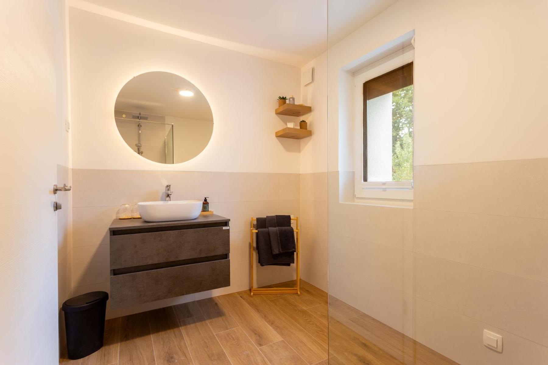 Apartmaji Klavdija Ljubljana Exteriör bild
