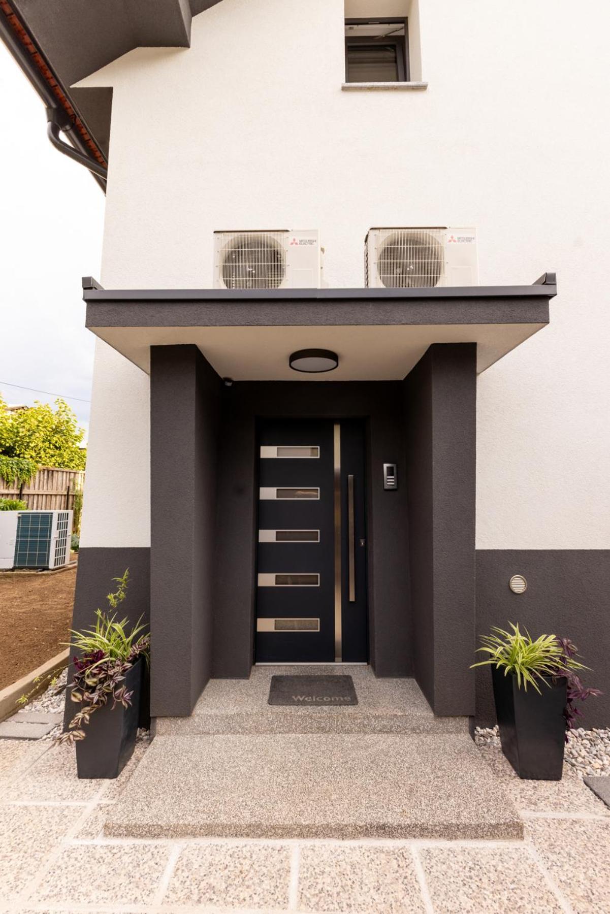 Apartmaji Klavdija Ljubljana Exteriör bild
