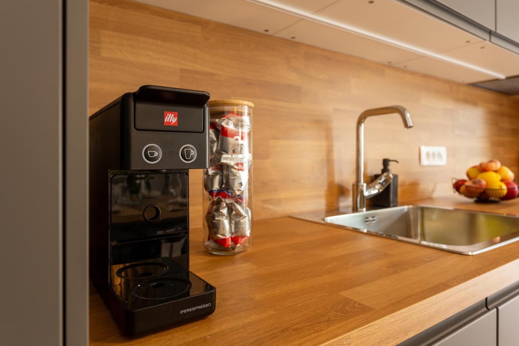 Apartmaji Klavdija Ljubljana Exteriör bild